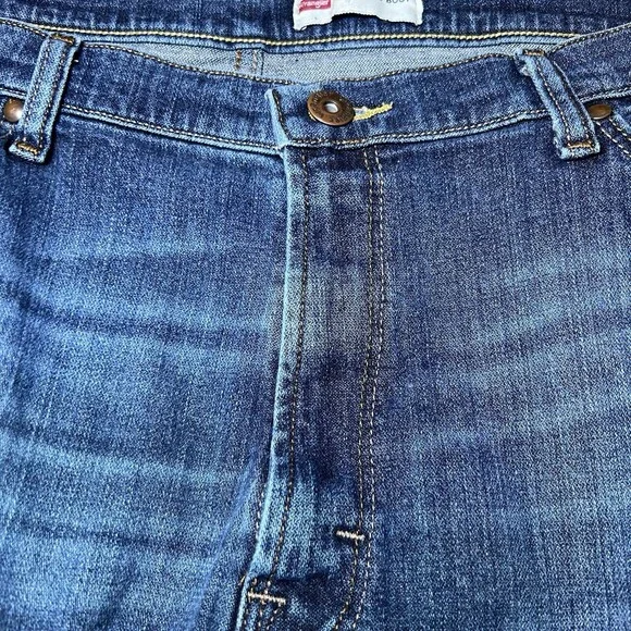 Wrangler Jeans Mens Size 40x32 Blue Relaxed Boot Cut Premium Quality Denim - Picture 13 of 13